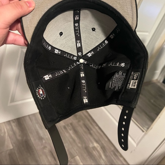 NEW ERA DODGERS SNAPBACK BLACK HAT - Picture 3 of 4